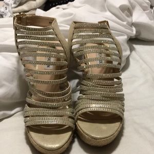 Gold wedges